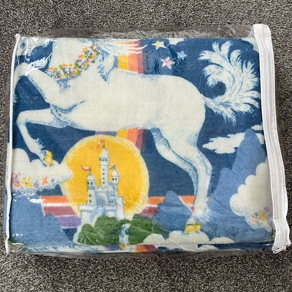 Vintage Beacon unicorn all purpose blanket - Picture 2 of 3